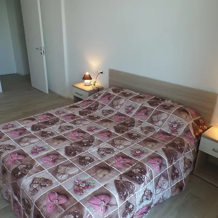 Giardino Apartment *